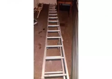50ft Aluminum extension ladder